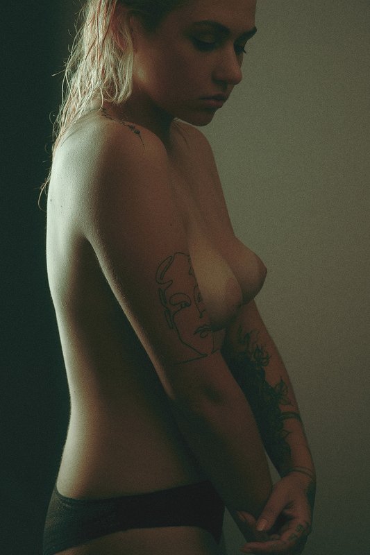 nude, female, art, portrait, photo, expression, nudes, naked, drama, dramatic, naked, woman, young, adult, face, body, beauty Юлькаphoto preview