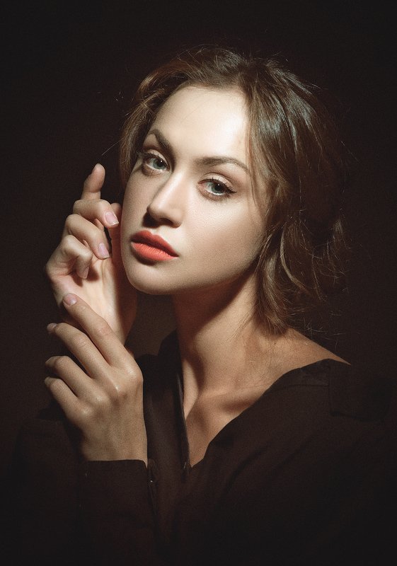 female, portrait, mood, sensuality, sexy, sensual, woman, drama, dramatic, shadows, adult, face, people, one, person, look, retro, picture, tenderness, mood, desire HIDEN IN THE SHADOWSphoto preview