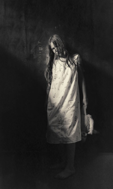 портрет, постановочная фотография, модель, фешн, евгений корниенко Девочка и куклаphoto preview