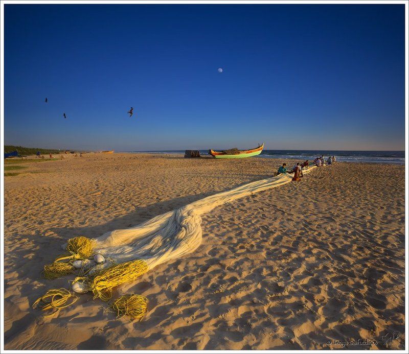 Под пристальным взором Луны, завершается деньphoto preview