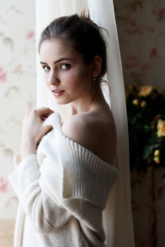 портрет, девушка, окно, байбеков, руслан, lffenok, portrait, woman, girl, baybekov, ruslan У окнаphoto preview