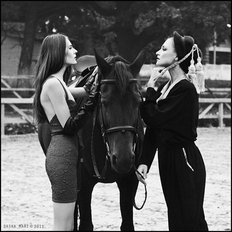 art photo,artwork,art nu,portrait,fashion,glamour,dasha mari,black and white,bw,classic,retro,vogue,magazine,story,concept,woman,beauty,erotic,sensuality,photography,elegance Leisure classphoto preview