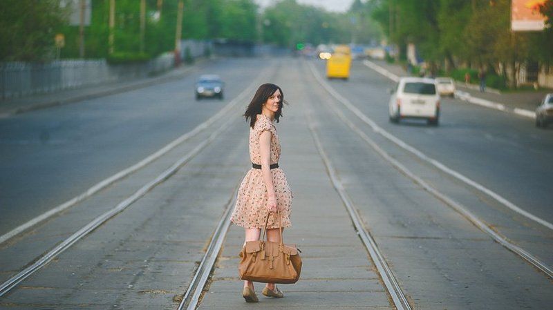 пешком в лето трамвайными путямиphoto preview