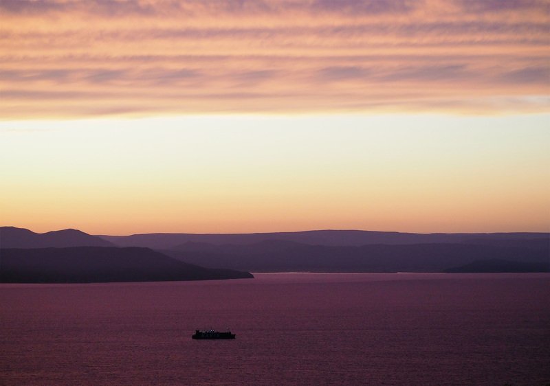 Владивосток, море, небо Плыть так по морю, лететь так по небуphoto preview