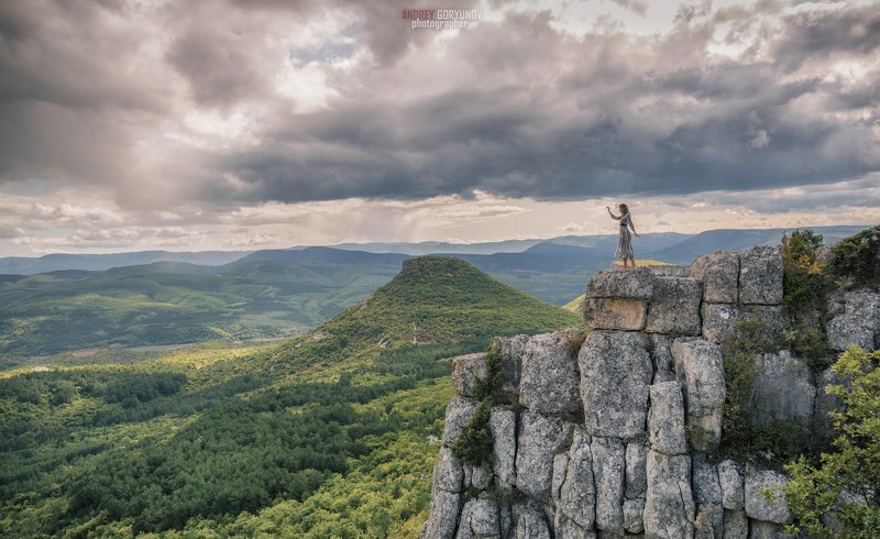крым, горы, crimea, лес, небо, облака, модель, девушка На краю Земли...photo preview