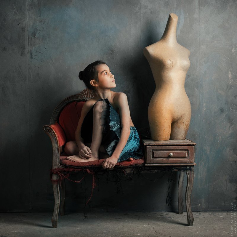 Диана и манекен.photo preview