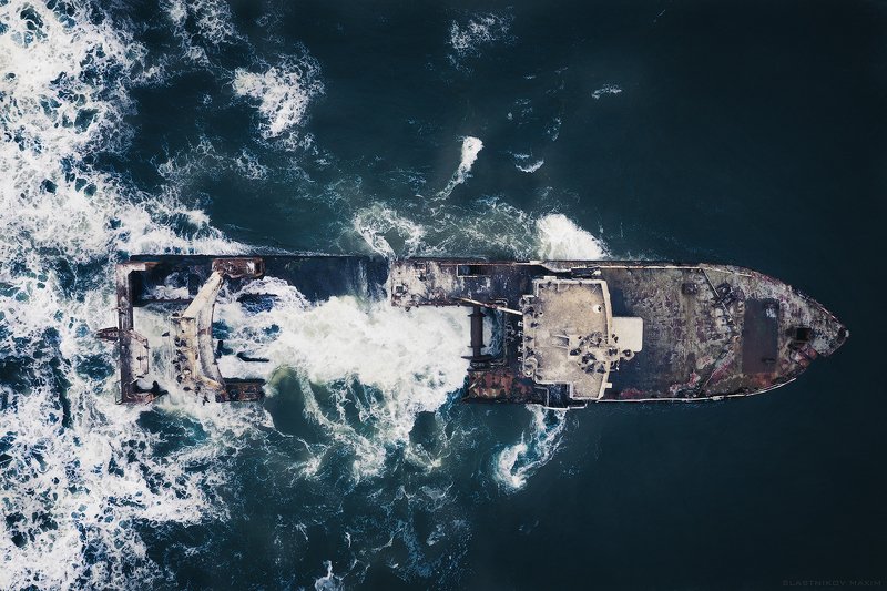 намибия, песок, звезды, ночь, арки, камень, горы, пики, африка, юг, пустыня, путешествия, свет, океан, вода, прилив, ветер, шторм, корабль, крушение, мель Берег Скелетовphoto preview