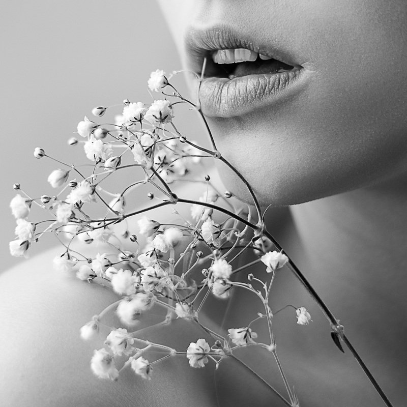 portrait, beauty, girl, lips, flower, gypsiphila Gypsophilaphoto preview