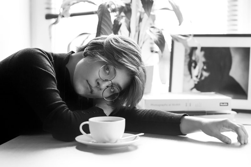 лицо усталость чай красота черное белое Джамиляphoto preview