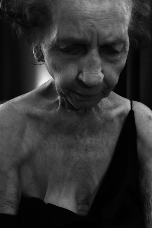 Vanity Until 86photo preview