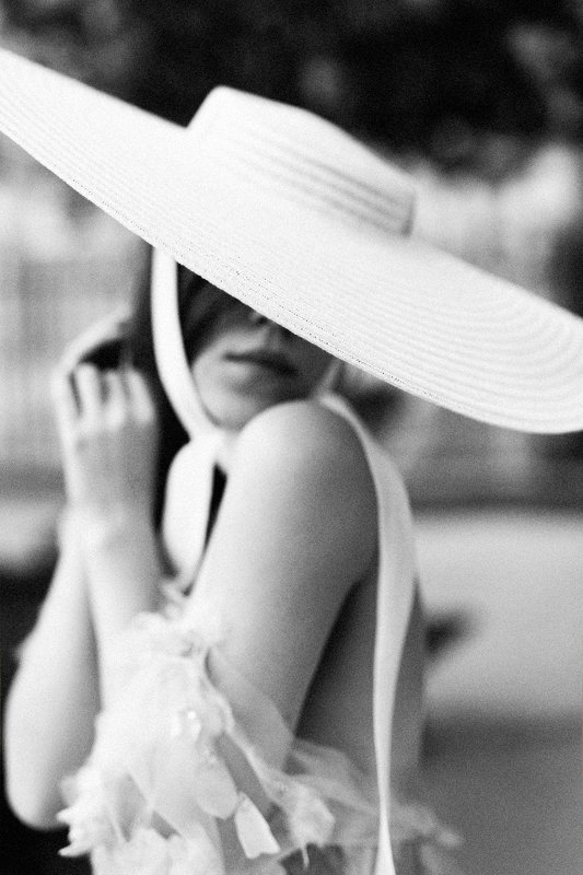 Незнакомкаphoto preview