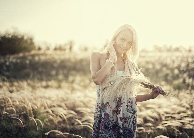 девушка, портрет, поле, ковыль, свет Sunny girlphoto preview