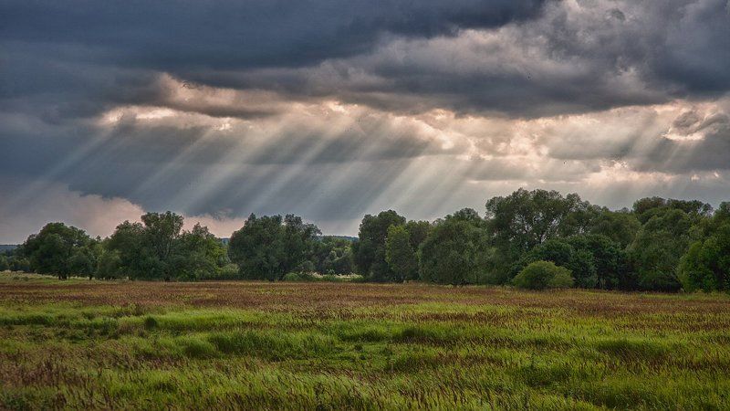 тучи, лучи После грозыphoto preview