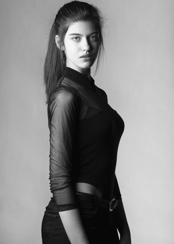 Light, Studio, Portrait, Model, Fashion, Asen Andreev, Asen Andreev Photography, B&W, Black&White, Monochrome, Natural, Natural Light, Pose, ZARAphoto preview
