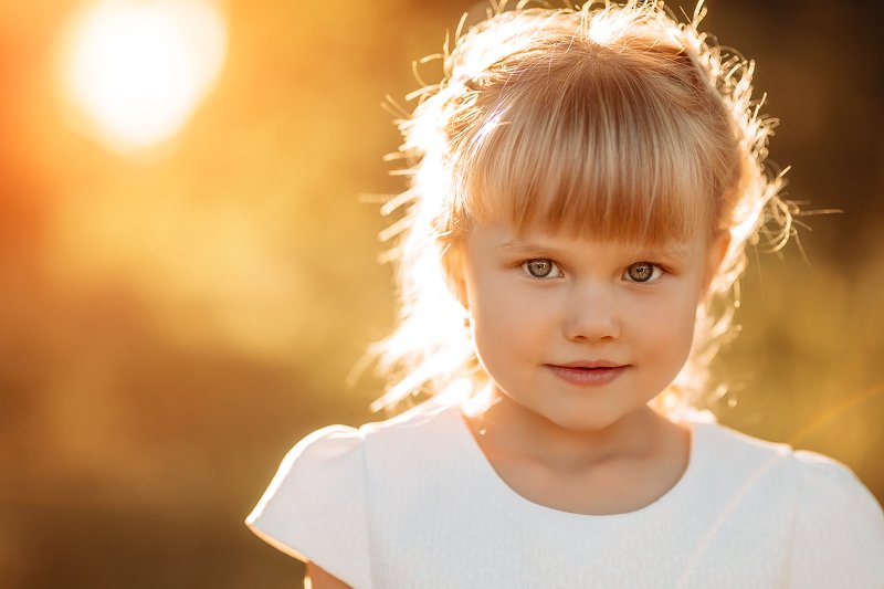 девочка, солнце, вечер, закат, лето, осень, портрет, глаза, свет photo preview