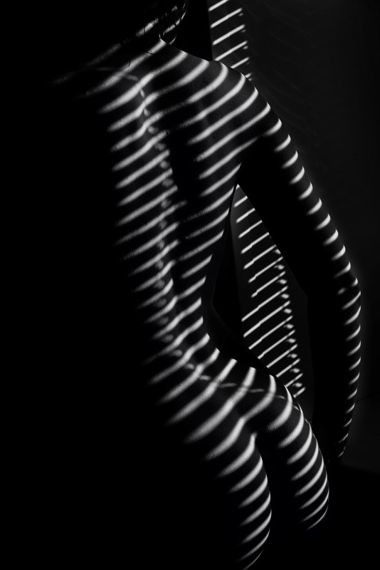 Окно, жалюзи и лютый динамический диапазон)photo preview