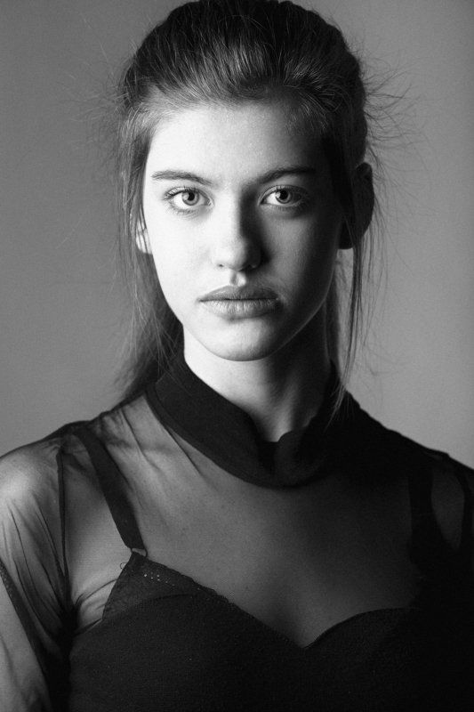 Light, Studio, Portrait, Model, Fashion, Pose, Asen Andreev Photography, Asen Andreev, B&W, Monochrome, Black&White, Natural, Natural Light ZARAphoto preview