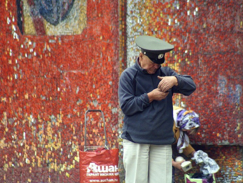 город, улица, человек  секретики photo preview