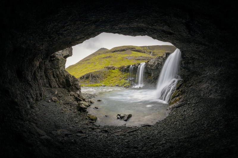 исландия, водопад, iceland, waterfall, foss, пещера, cave В гостях у пещерного человекаphoto preview