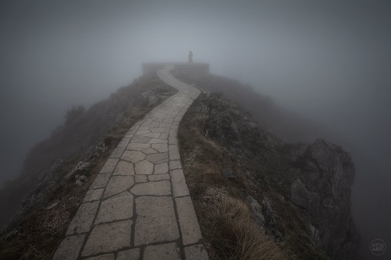 черногория, туман, горы, ловчен Между телом и духомphoto preview