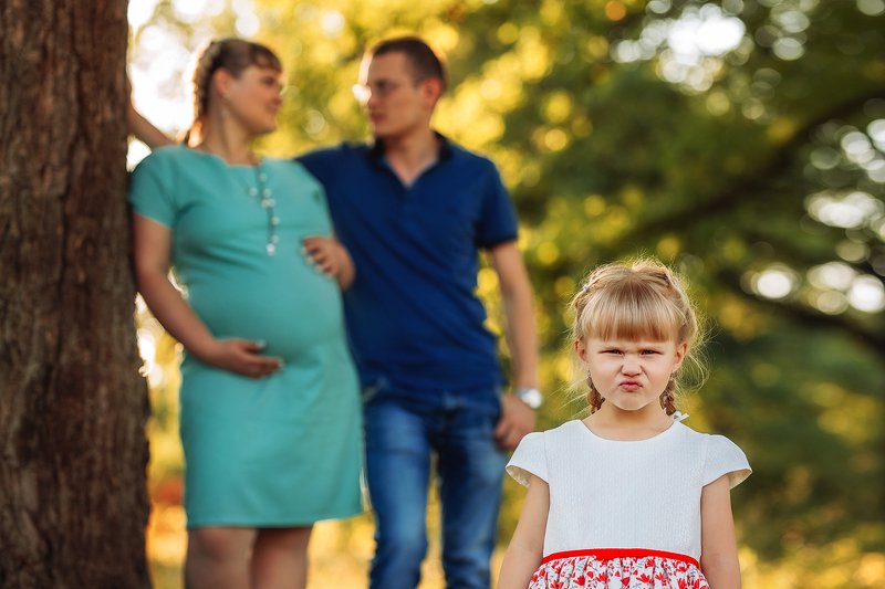 семья, беременность, мама, папа, дочь, девочка, любовь, лето, вечер photo preview