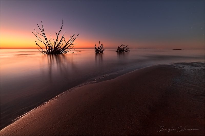 вечер, закат, отражения, берег, пляж, свет, зарево, пейзаж Тихий вечерphoto preview