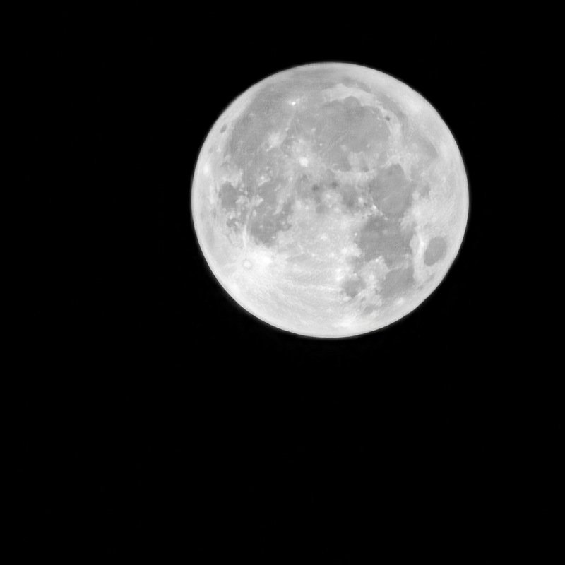 Лунаphoto preview