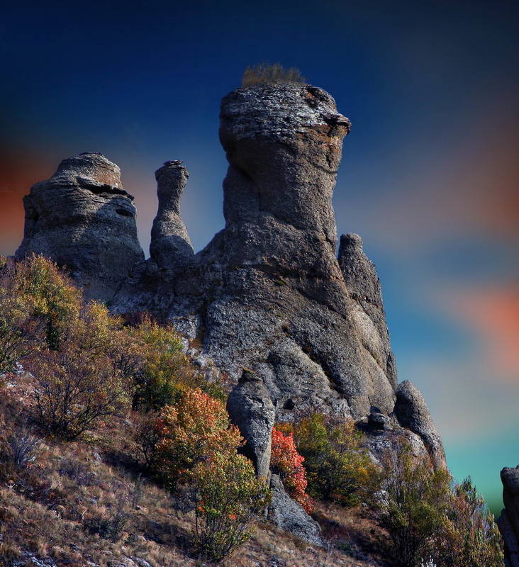 каменные-монстры-крыма, горы, скалы, зеленогорье, панагия, алушта, демерджи, крым, симеиз, чатырдаг, sergey-nik-melnik ...и ШО я торчу на этой скале? Давно пора на Мальдивы!photo preview