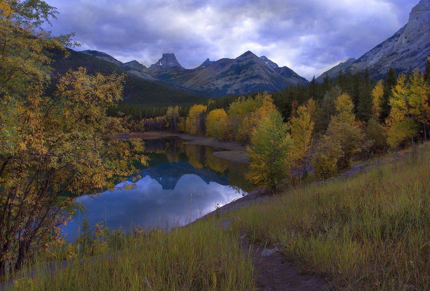 канада, скалистые горы, озеро, осень, отражения, Екатерина Богданова