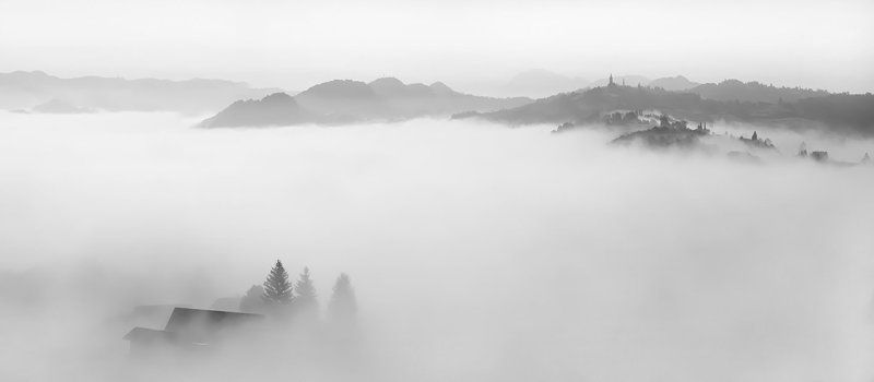 словения Молоком текли туманы ...photo preview