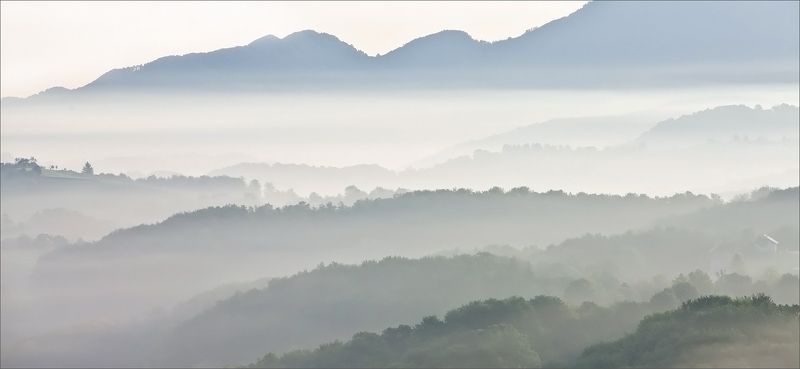 фотография Пейзаж в пастельных тонах у монастыря святой Эммыphoto preview