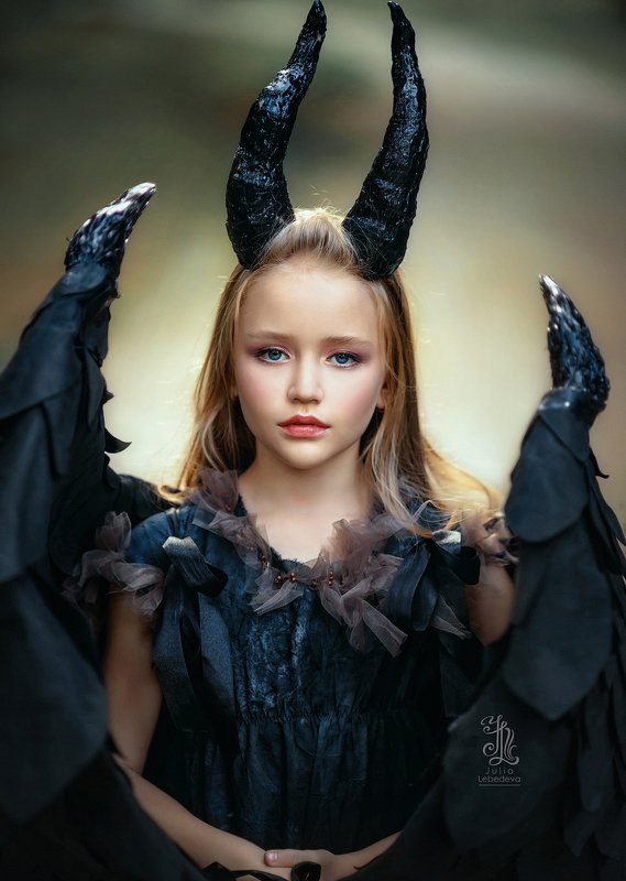 #girl, #portrait, #beauty, #lady, #135mm, #pretty Maleficentphoto preview