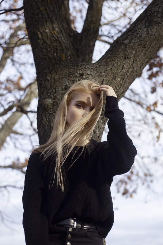 portrait,girl,beautiful,autumn,fashion,screative,shine,девушка,портрет,осень,октябрь,october,color,field,beautifulgirl,illustration,fashiongirl,autumn2019,осень2019,креатив,white,wastelan,пустошь,red,yellow,autumnmood,sun,autumn sun,осеннеесолнце,gothic,b ***photo preview