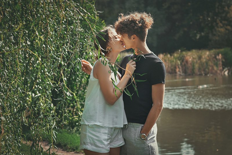 девушка, парень, природа, любовь, влюбленные, семья, первая любовь Влюбленныеphoto preview