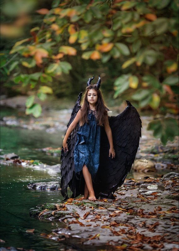 #girl #portrait #beauty #lady #135mm #pretty Magic forestphoto preview