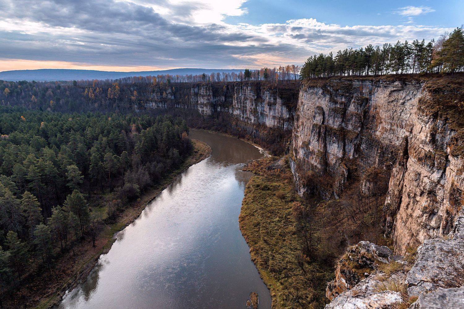 Скала "Большие Айские Притёсы". Автор: Сергей Скоробогатов , Сергей Скоробогатов