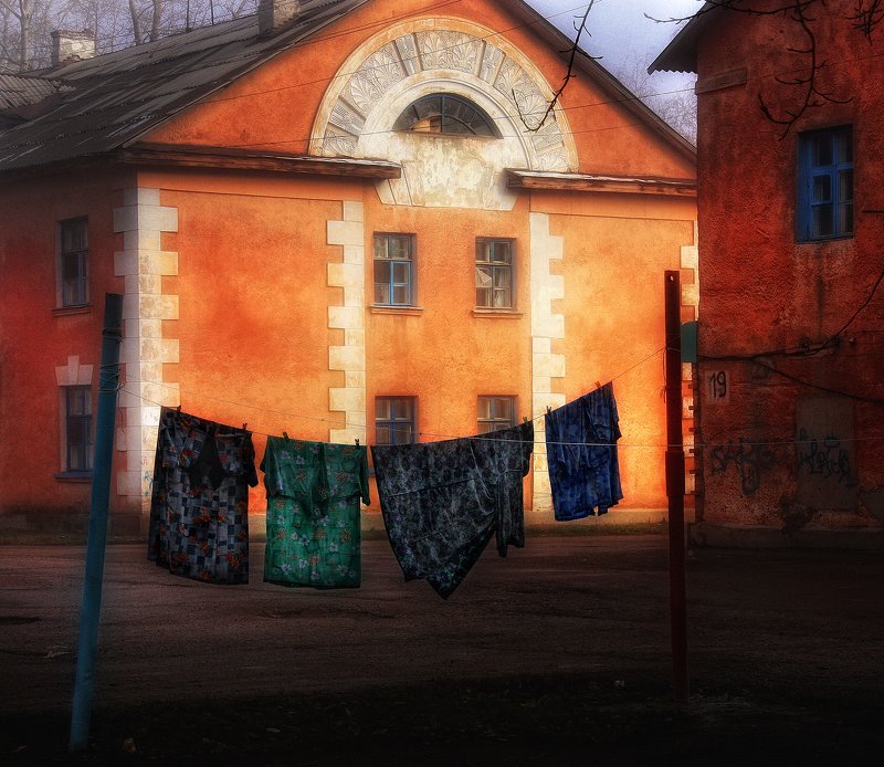 город,двор,дома,старый,уютный Дворик,которого уже нет. фото превью