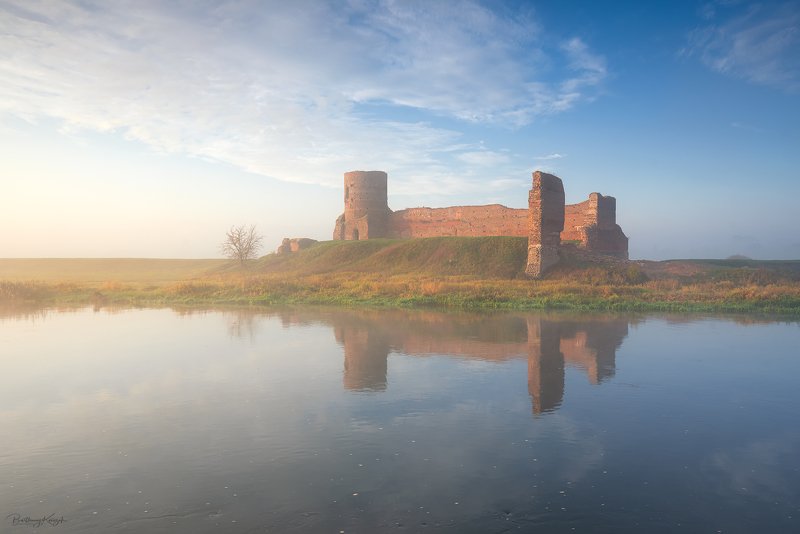 castle, ruins, koło, morning, warta, morning, autumn, fog, river, nature The Amazing Ruinsphoto preview