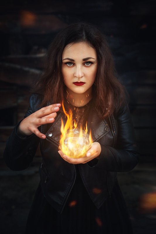 огонь, магия, ведьма, колдунья, портрет, черный, взгляд, искры Ведьмаphoto preview