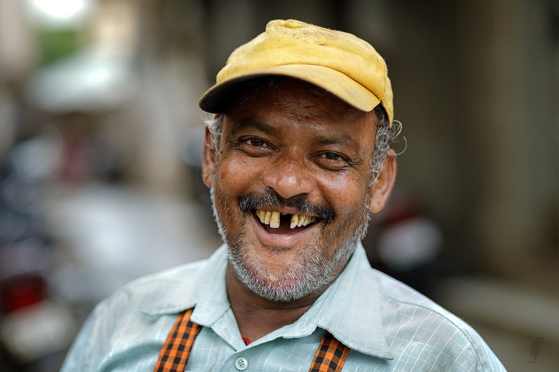 #portrait, #mood, #canon, #candid Chef in the back alleyphoto preview