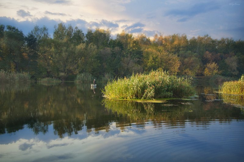 осень,утро,берег,река,рыбак,лодка О рыбалке ...photo preview