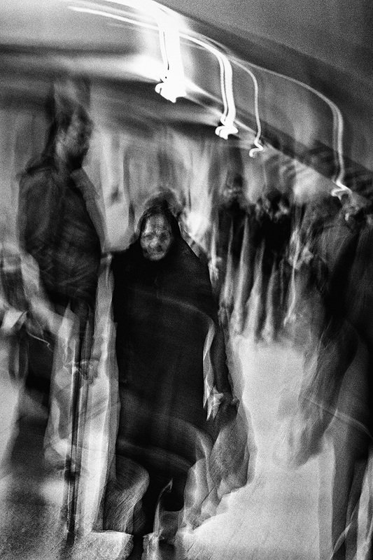 В метро фото превью