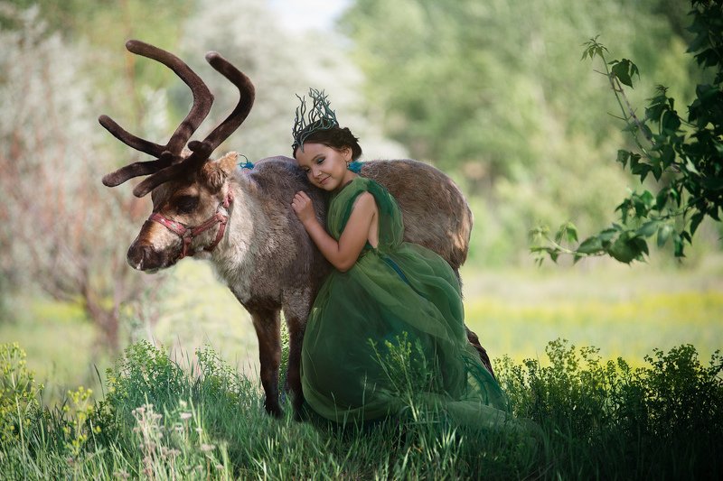 deer, олень, северный олень, девочка с оленем Мать Оленейphoto preview