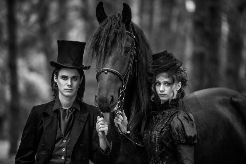 #crimsonpeak.blackphoto preview