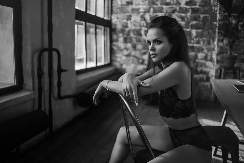 портрет, девушка, природа, улица, женщина, портрет, Москва, цветная фотография, художественная фотография, ню, белье, тело, модель Как тебе мой новый комплект белья?photo preview