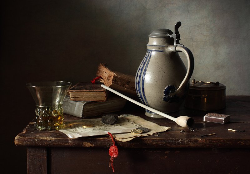 С вином и трубкойphoto preview