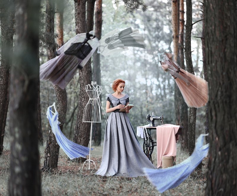 дизайнер, дизайнер одежды, Ану Каспер, платье, платья, летающие платья, создание платья, швейная машинка, хвойный лес, идея, как рождается платье, дизайнерские платья Рождение идеи / The birth of an ideaphoto preview