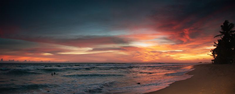шри-ланка, закат, океан, краски, цвета, облака, небо, берег, песок, Заплыв на закатеphoto preview