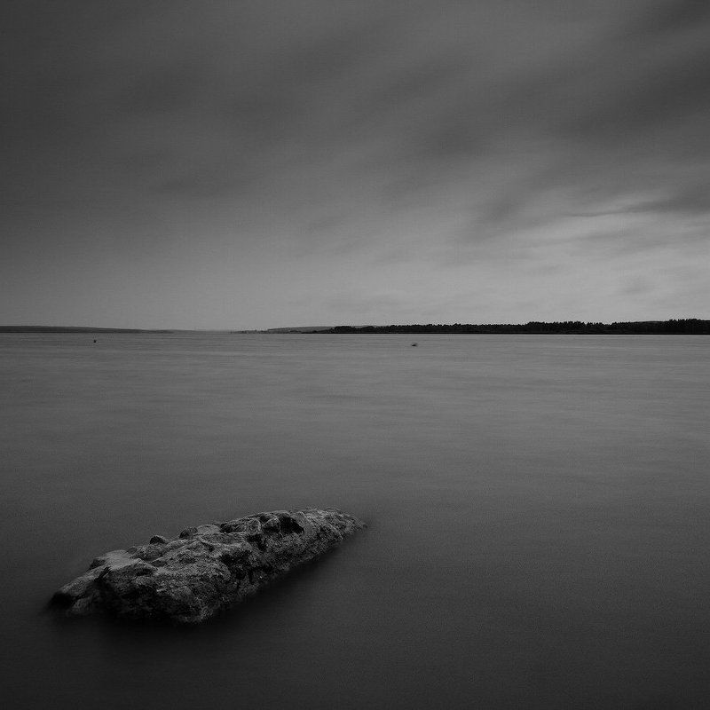 зельва, камни, 1х1, вечер, тучи, дождь, ч/б морские мотивыphoto preview