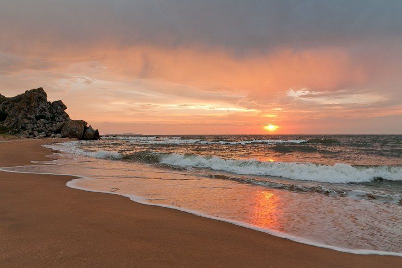 Закат на берегу Азовского моряphoto preview